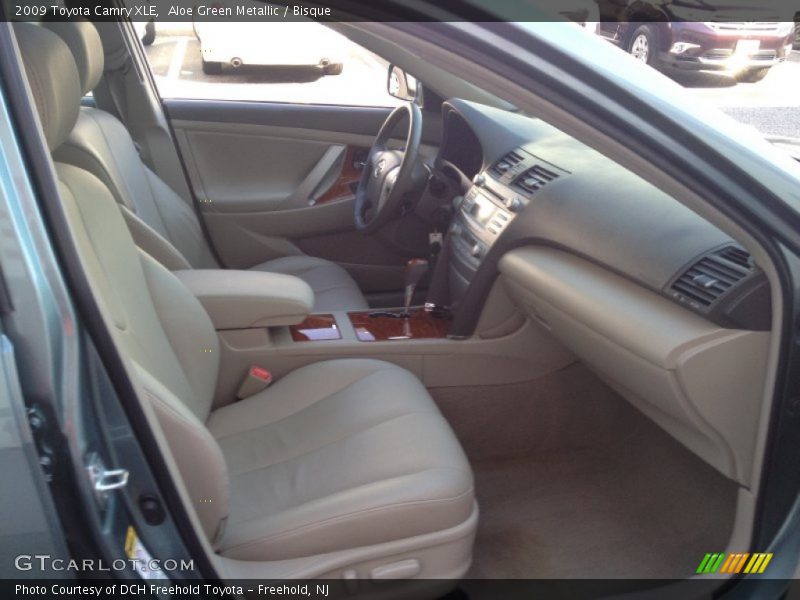 Aloe Green Metallic / Bisque 2009 Toyota Camry XLE