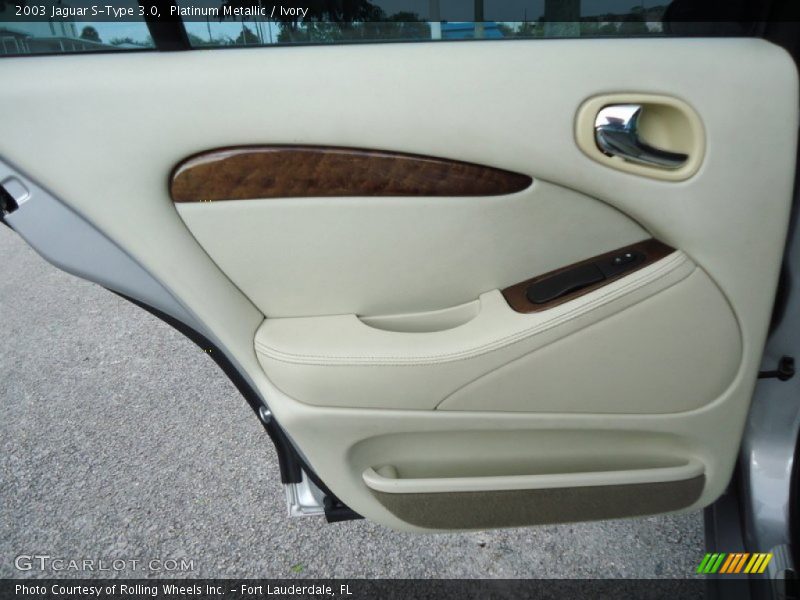 Door Panel of 2003 S-Type 3.0