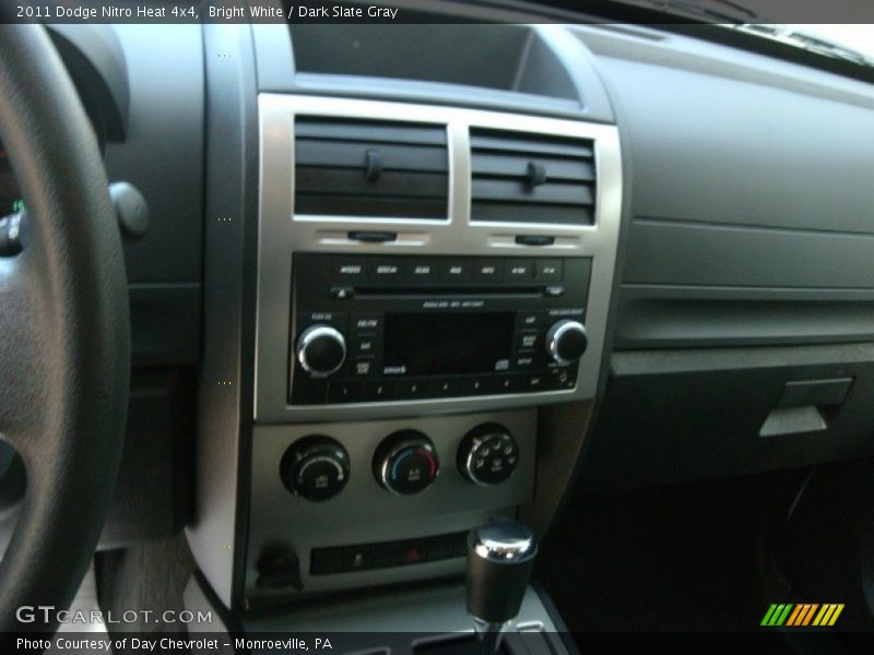 Bright White / Dark Slate Gray 2011 Dodge Nitro Heat 4x4