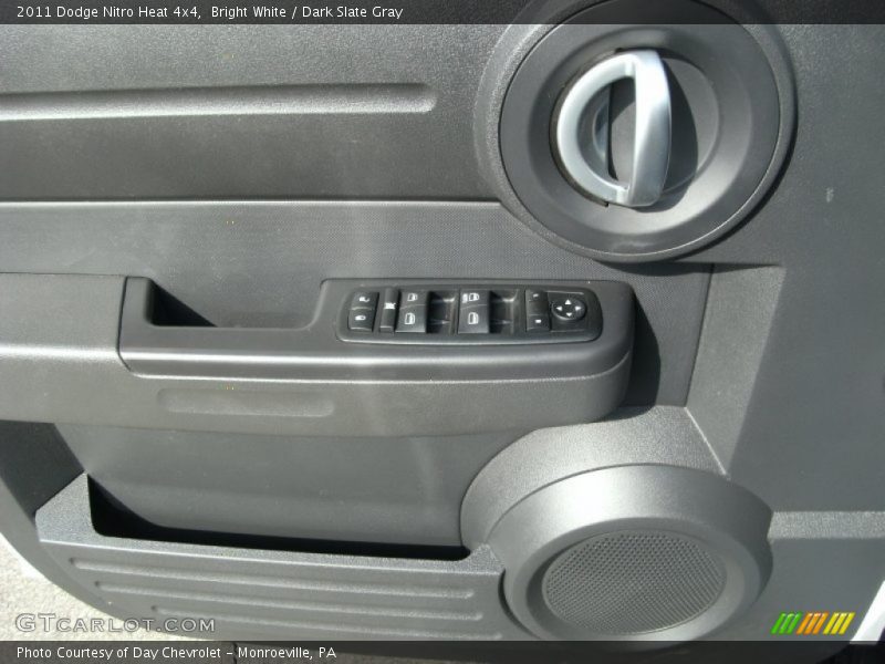 Bright White / Dark Slate Gray 2011 Dodge Nitro Heat 4x4