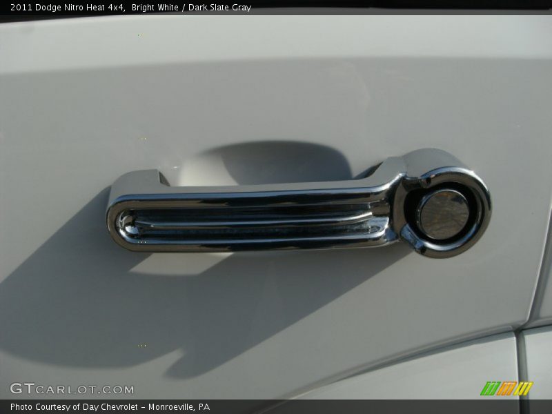 Bright White / Dark Slate Gray 2011 Dodge Nitro Heat 4x4