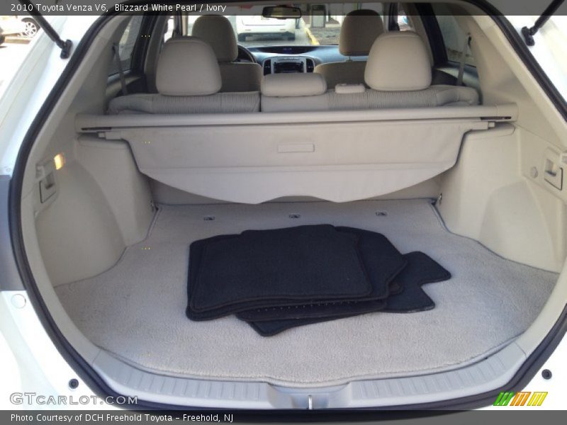 Blizzard White Pearl / Ivory 2010 Toyota Venza V6