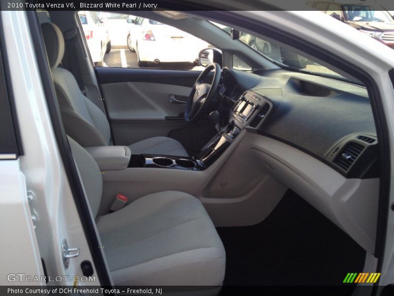 Blizzard White Pearl / Ivory 2010 Toyota Venza V6