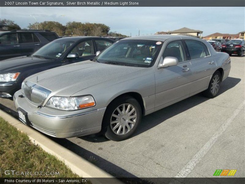 Silver Birch Metallic / Medium Light Stone 2007 Lincoln Town Car Signature