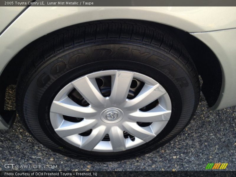 Lunar Mist Metallic / Taupe 2005 Toyota Camry LE