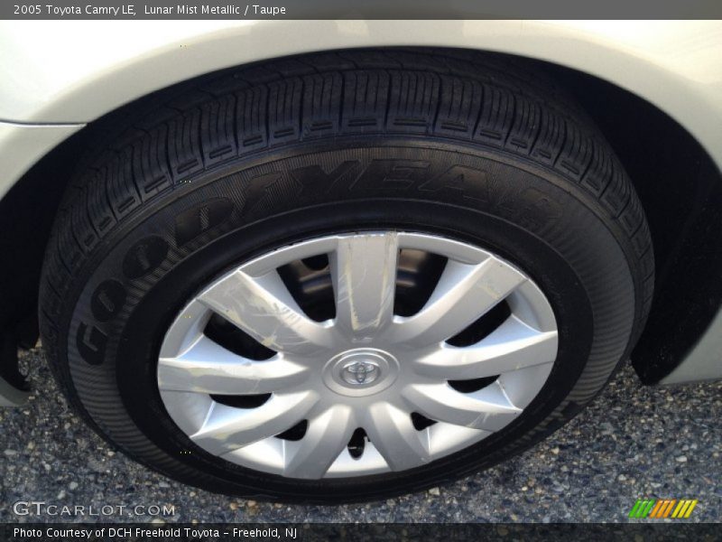 Lunar Mist Metallic / Taupe 2005 Toyota Camry LE