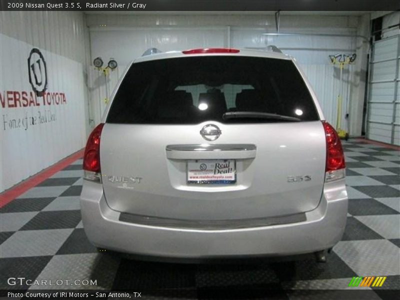 Radiant Silver / Gray 2009 Nissan Quest 3.5 S