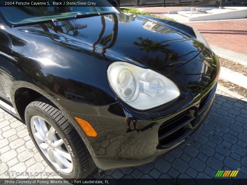 Black / Stone/Steel Grey 2004 Porsche Cayenne S