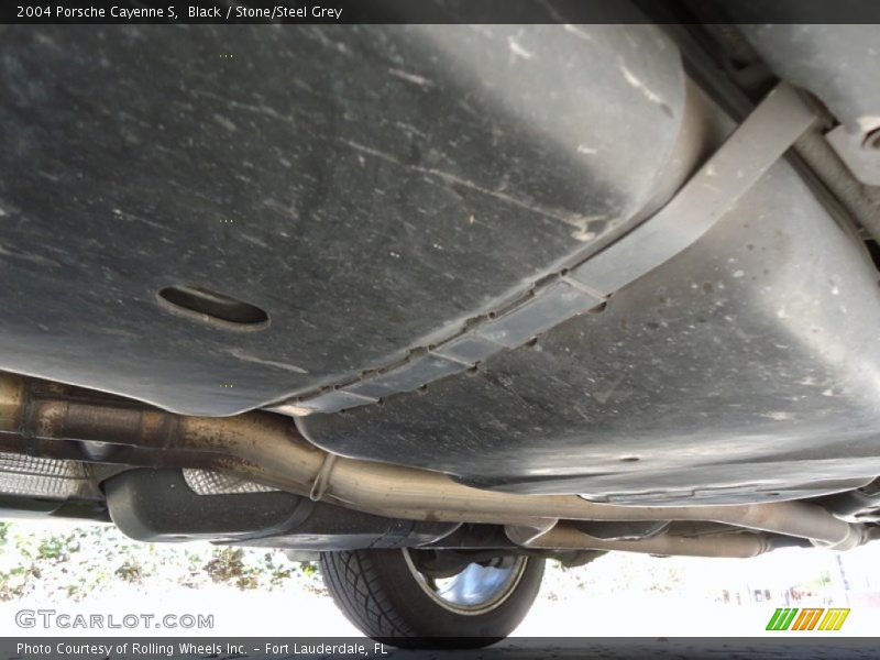 Undercarriage of 2004 Cayenne S