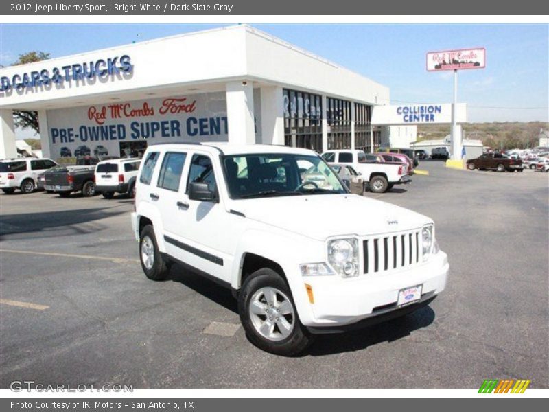 Bright White / Dark Slate Gray 2012 Jeep Liberty Sport