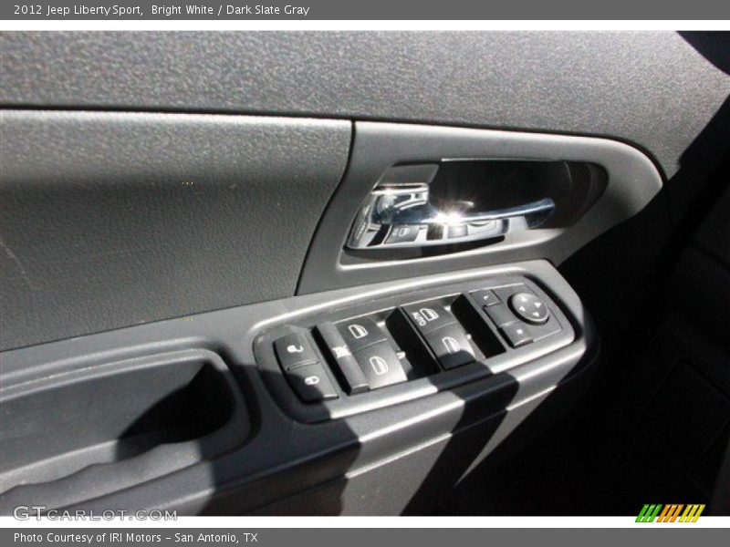 Bright White / Dark Slate Gray 2012 Jeep Liberty Sport