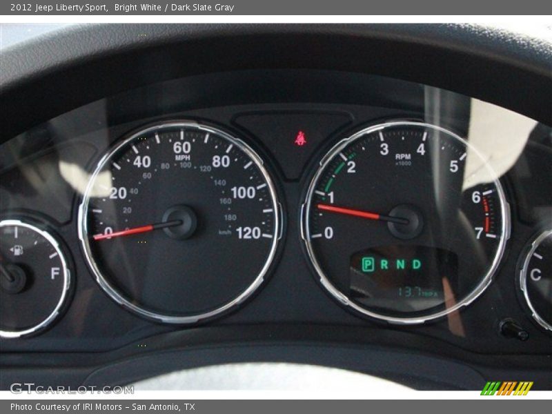 Bright White / Dark Slate Gray 2012 Jeep Liberty Sport