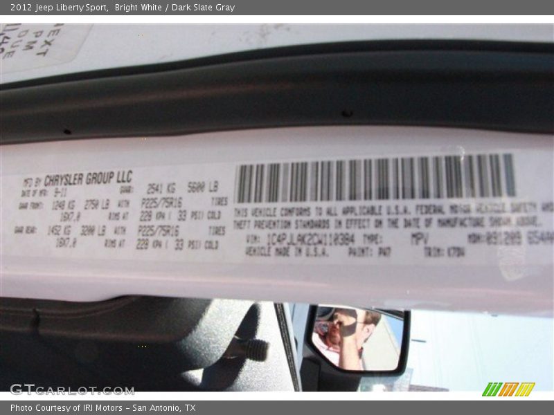 Bright White / Dark Slate Gray 2012 Jeep Liberty Sport