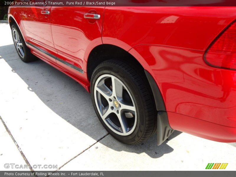 Pure Red / Black/Sand Beige 2006 Porsche Cayenne S Titanium