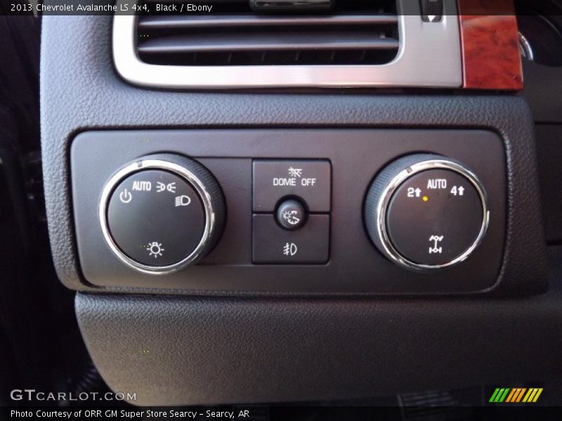 Black / Ebony 2013 Chevrolet Avalanche LS 4x4