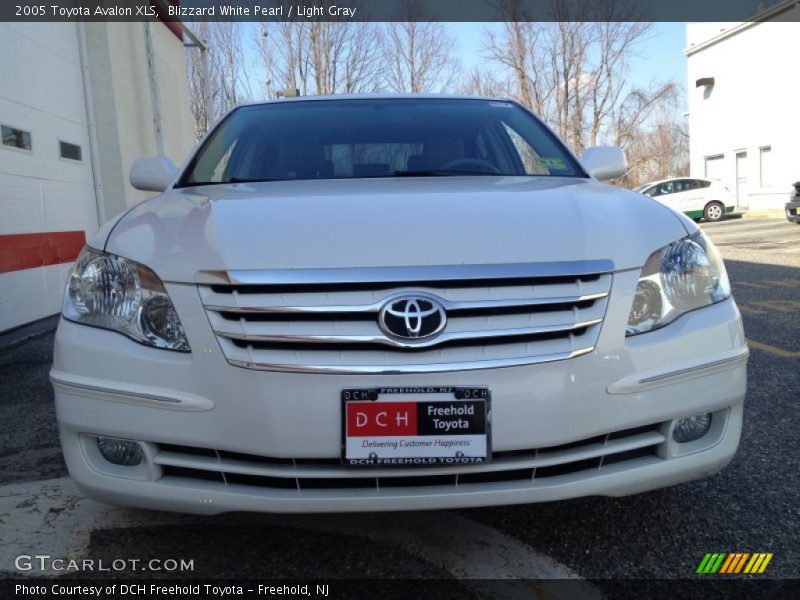 Blizzard White Pearl / Light Gray 2005 Toyota Avalon XLS