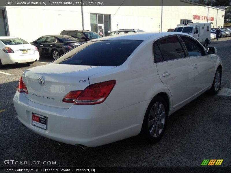 Blizzard White Pearl / Light Gray 2005 Toyota Avalon XLS