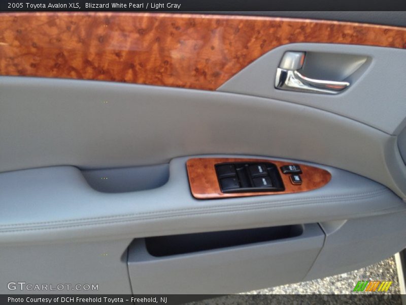 Blizzard White Pearl / Light Gray 2005 Toyota Avalon XLS
