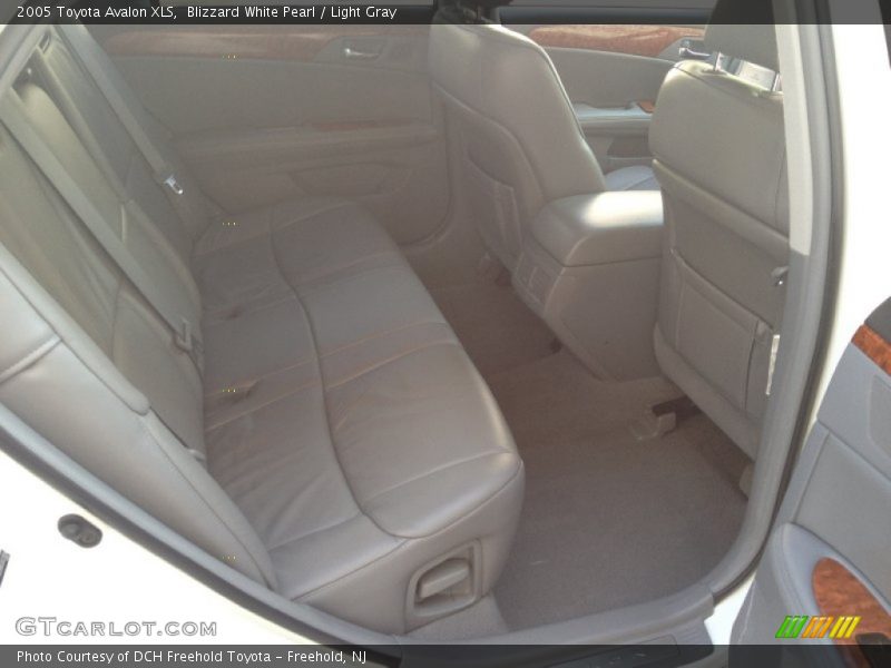 Blizzard White Pearl / Light Gray 2005 Toyota Avalon XLS