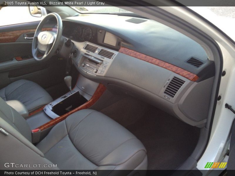 Blizzard White Pearl / Light Gray 2005 Toyota Avalon XLS