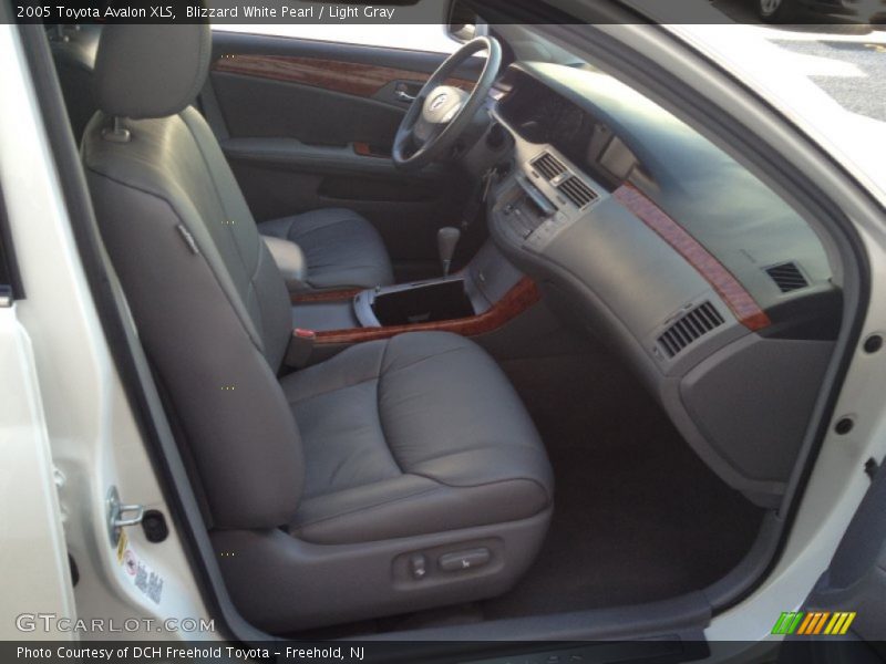 Blizzard White Pearl / Light Gray 2005 Toyota Avalon XLS