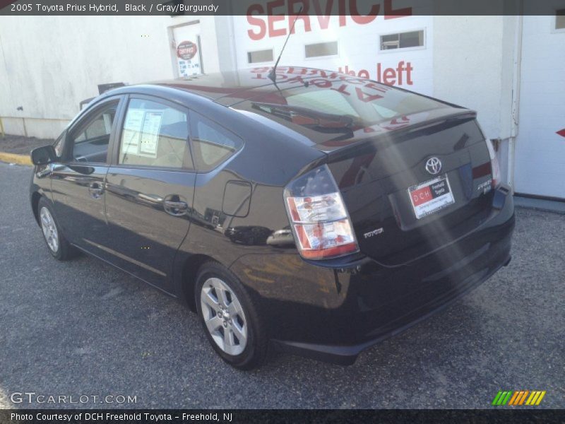 Black / Gray/Burgundy 2005 Toyota Prius Hybrid