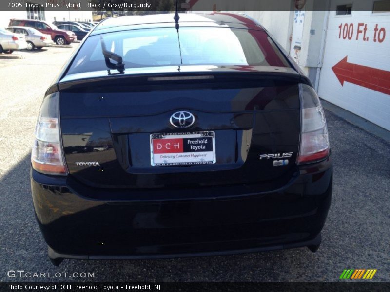Black / Gray/Burgundy 2005 Toyota Prius Hybrid
