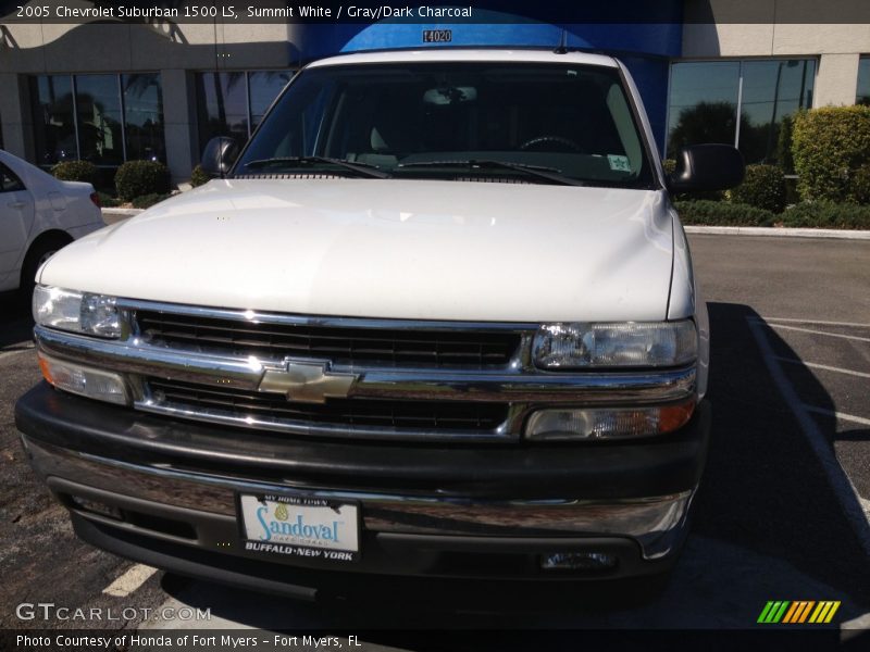 Summit White / Gray/Dark Charcoal 2005 Chevrolet Suburban 1500 LS