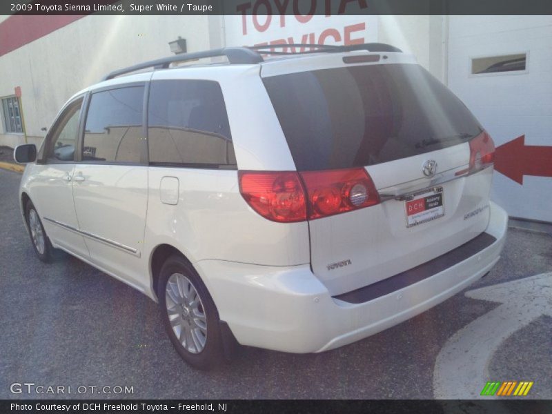 Super White / Taupe 2009 Toyota Sienna Limited