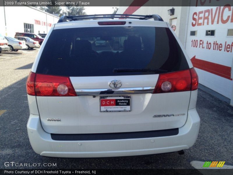 Super White / Taupe 2009 Toyota Sienna Limited