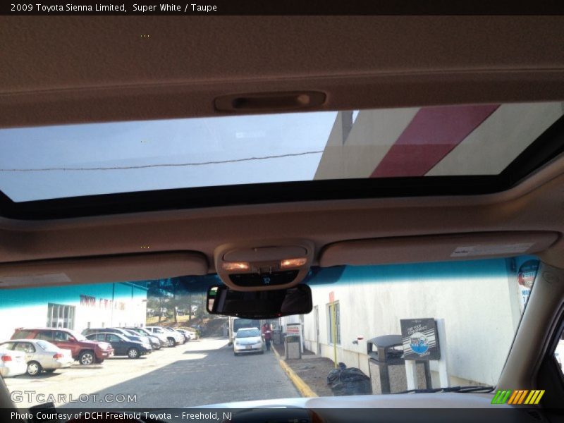 Super White / Taupe 2009 Toyota Sienna Limited