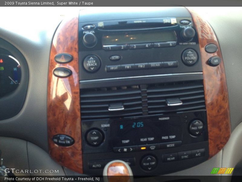 Super White / Taupe 2009 Toyota Sienna Limited