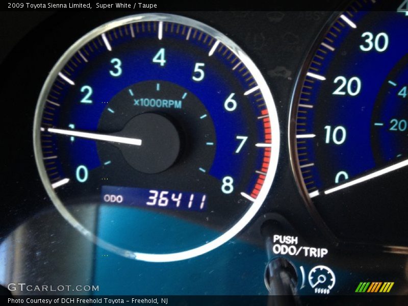 Super White / Taupe 2009 Toyota Sienna Limited