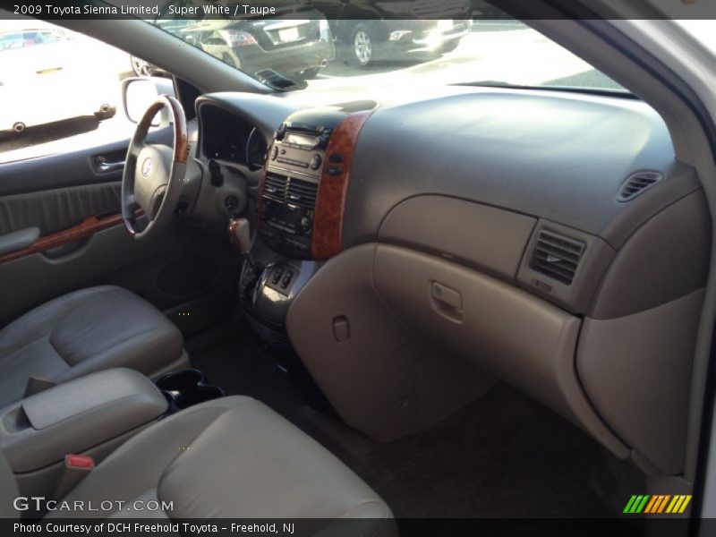 Super White / Taupe 2009 Toyota Sienna Limited