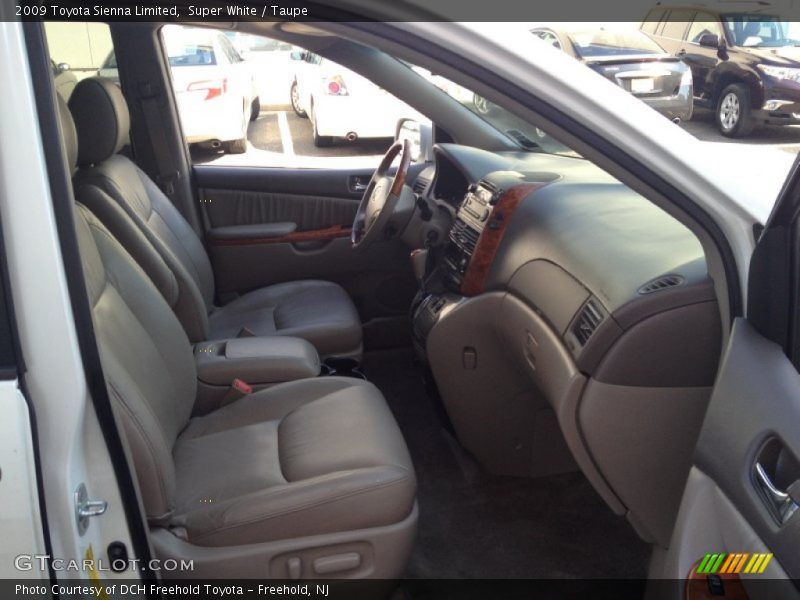 Super White / Taupe 2009 Toyota Sienna Limited