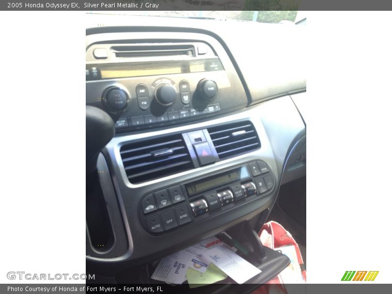 Silver Pearl Metallic / Gray 2005 Honda Odyssey EX