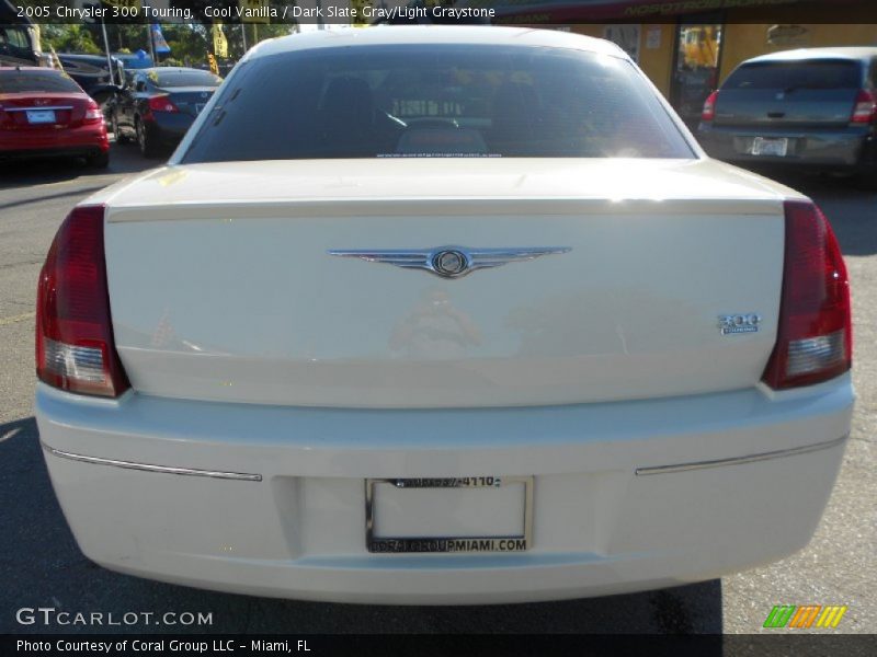 Cool Vanilla / Dark Slate Gray/Light Graystone 2005 Chrysler 300 Touring