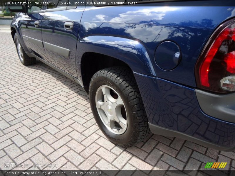 Indigo Blue Metallic / Medium Pewter 2004 Chevrolet TrailBlazer EXT LS 4x4