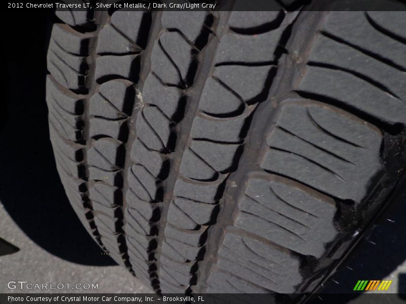 Silver Ice Metallic / Dark Gray/Light Gray 2012 Chevrolet Traverse LT