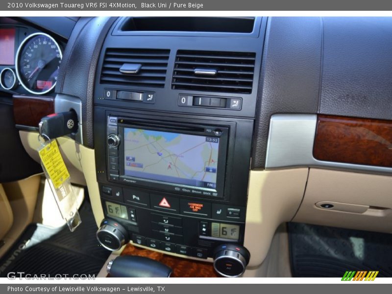 Black Uni / Pure Beige 2010 Volkswagen Touareg VR6 FSI 4XMotion
