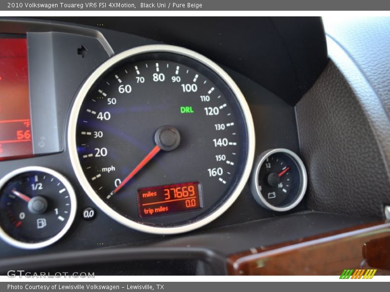 Black Uni / Pure Beige 2010 Volkswagen Touareg VR6 FSI 4XMotion
