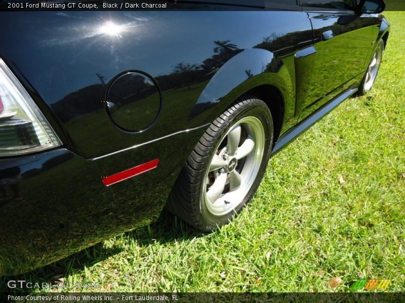 Black / Dark Charcoal 2001 Ford Mustang GT Coupe