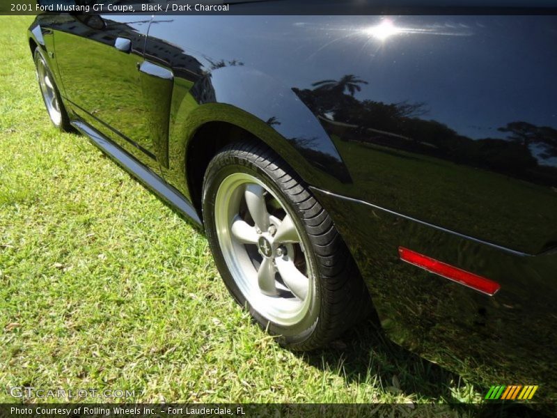 Black / Dark Charcoal 2001 Ford Mustang GT Coupe