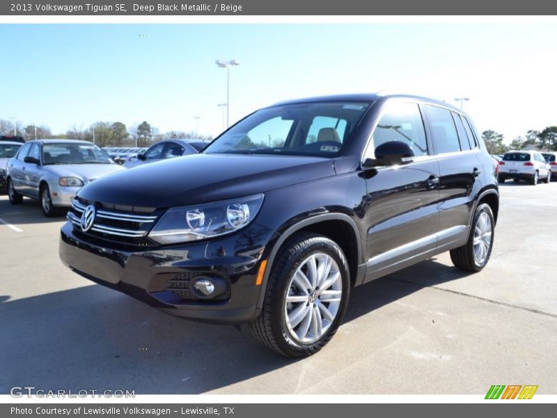 Deep Black Metallic / Beige 2013 Volkswagen Tiguan SE