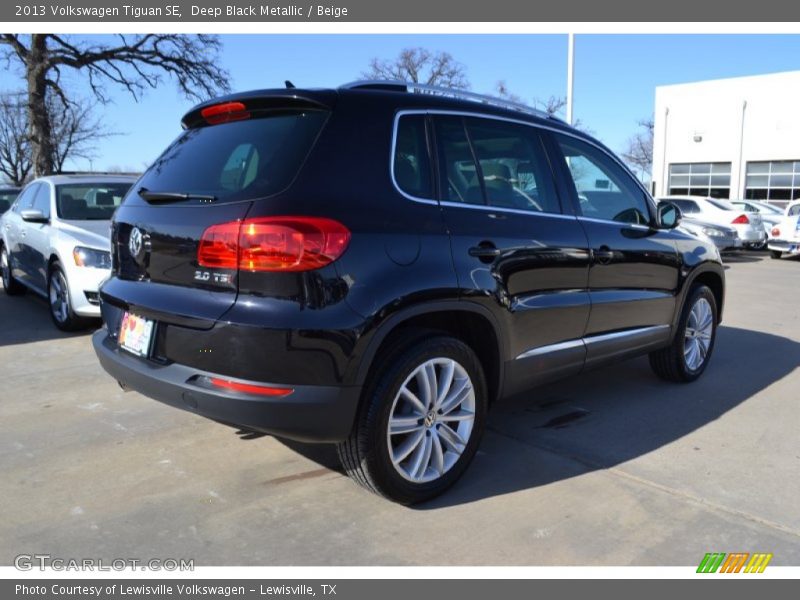 Deep Black Metallic / Beige 2013 Volkswagen Tiguan SE