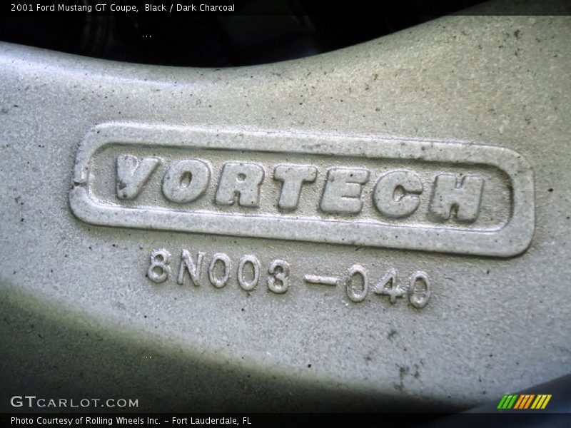 Black / Dark Charcoal 2001 Ford Mustang GT Coupe