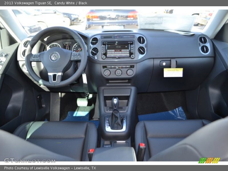 Candy White / Black 2013 Volkswagen Tiguan SE