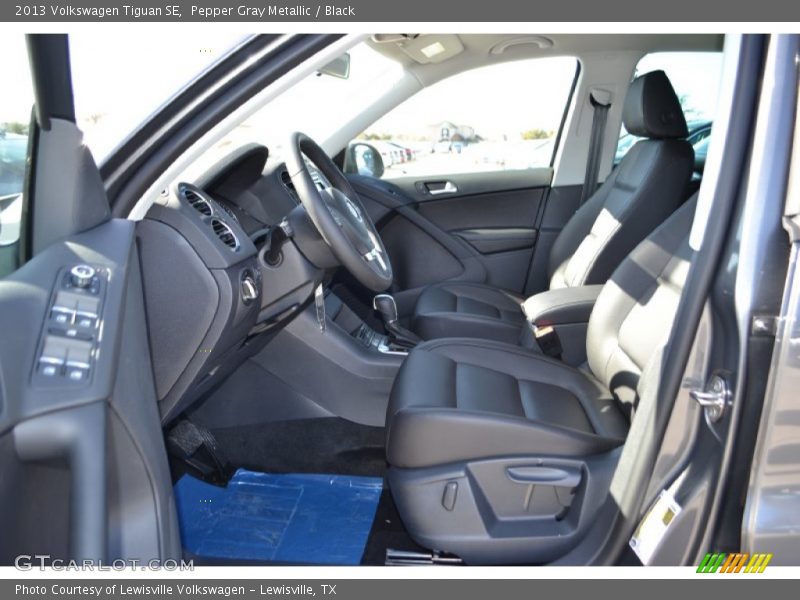 Pepper Gray Metallic / Black 2013 Volkswagen Tiguan SE