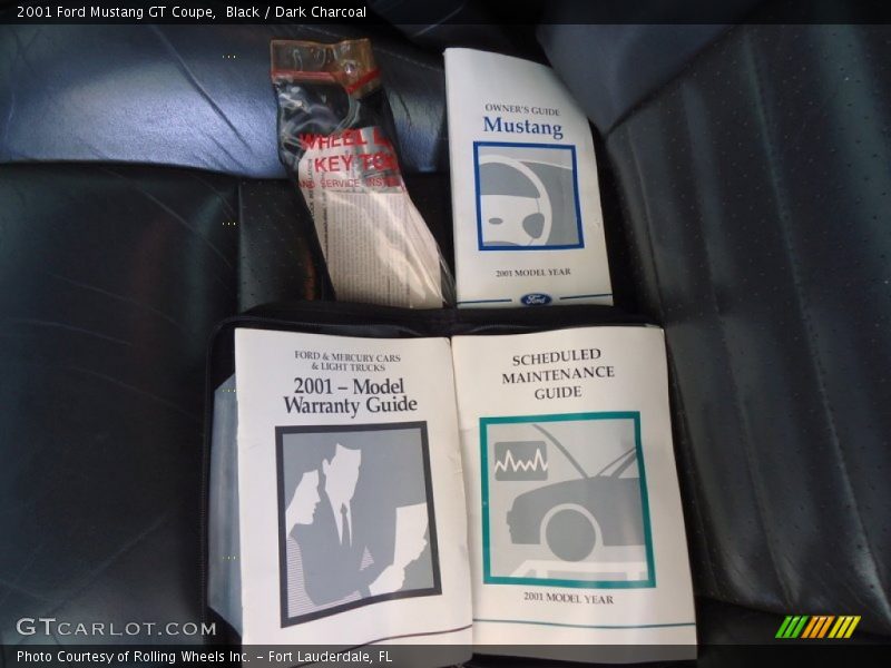 Black / Dark Charcoal 2001 Ford Mustang GT Coupe