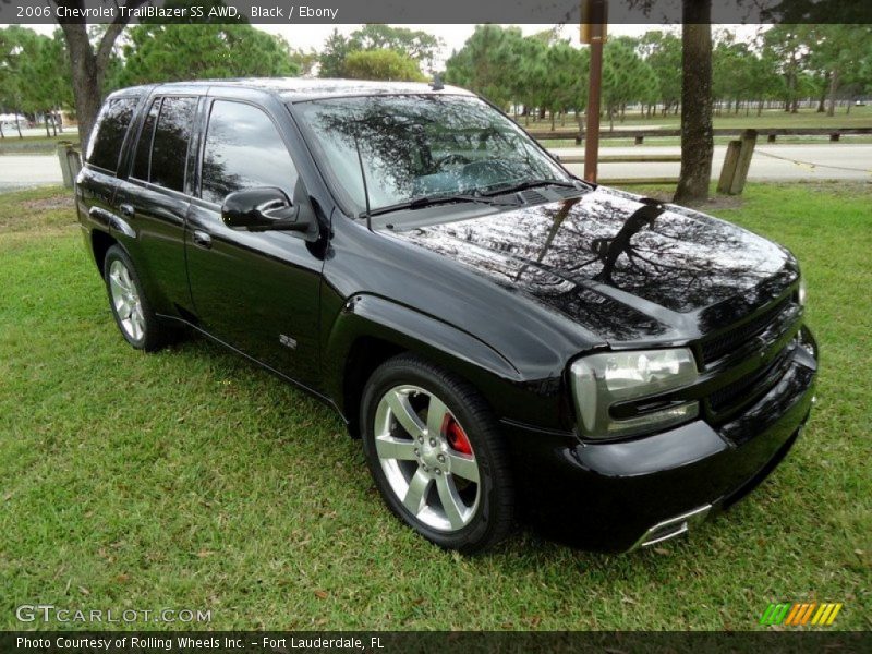 Front 3/4 View of 2006 TrailBlazer SS AWD